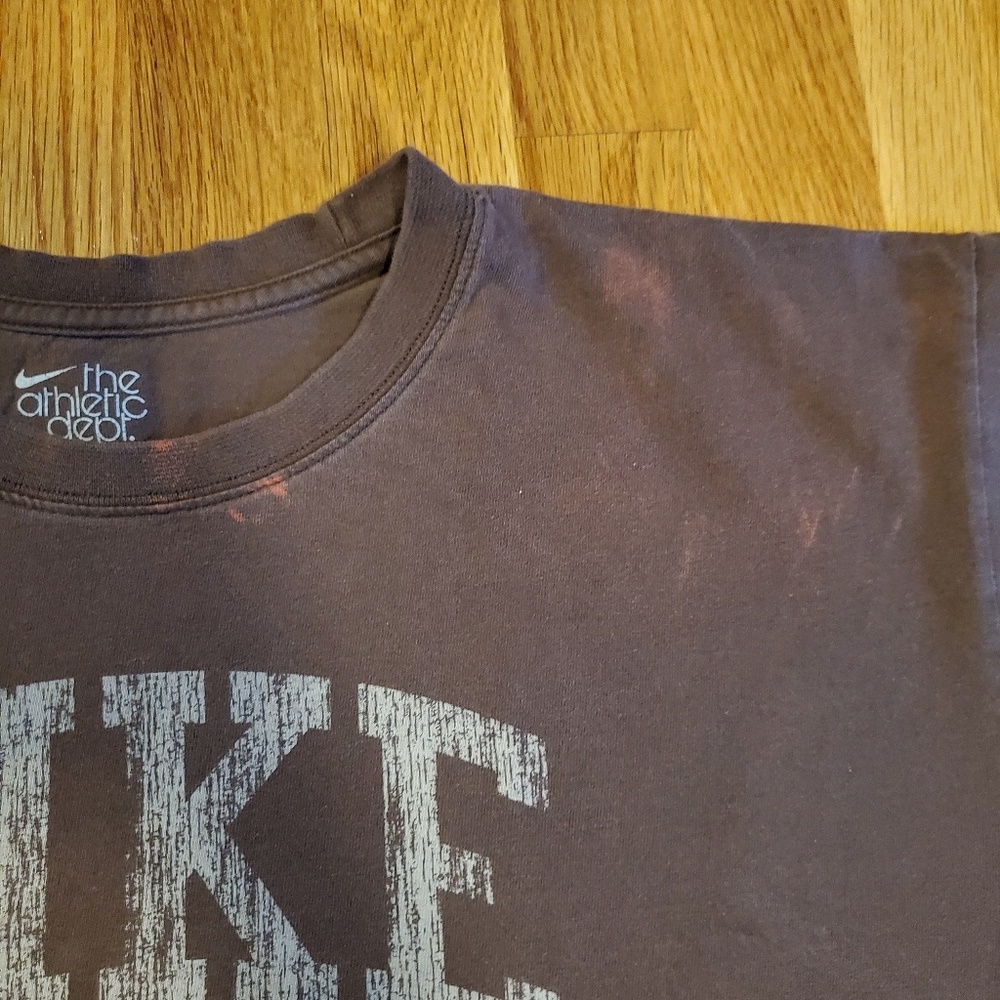 Mens brown large nike tshirt with bleach stains - Picture 4 of 8